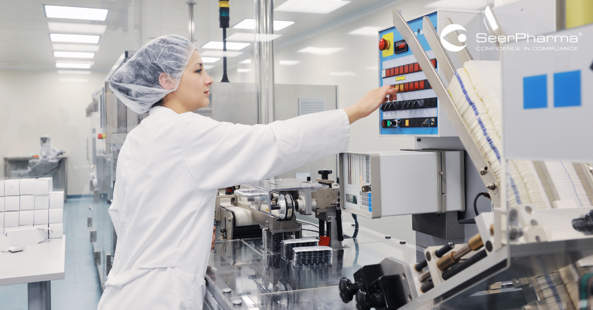 GMP-operator-working-on-packaging-line