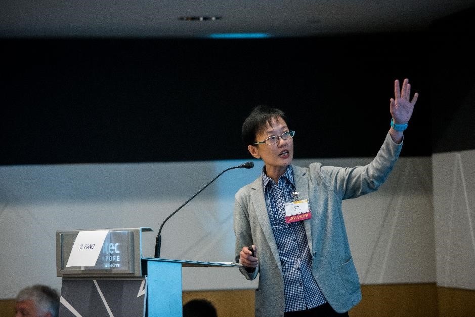 Gloria-Pang-from-SeerPharma-Presents-on-Quality-Management-System-Certification