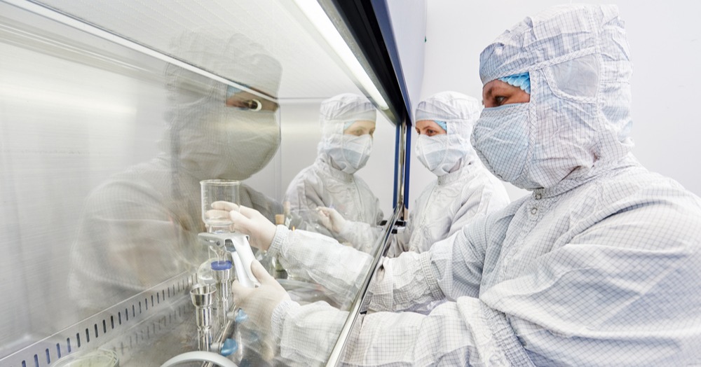 sterile-operations-in-a-booth-1000x524-linkedin